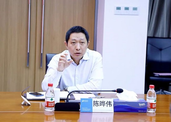 陳曄偉總經(jīng)理首先對王峰副州長一行蒞臨公司考察交流表示歡迎 陳曄偉總經(jīng)理首先對王峰副州長一行蒞臨公司考察交流表示歡迎