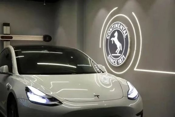 德國(guó)馬牌輪胎正式推出EV Bay電動(dòng)車工位 德國(guó)馬牌輪胎正式推出EV Bay電動(dòng)車工位