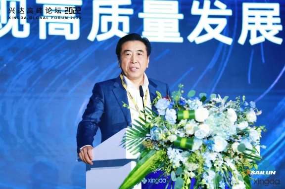 國(guó)橡中心主任、賽輪集團(tuán)黨委書記、董事長(zhǎng)袁仲雪