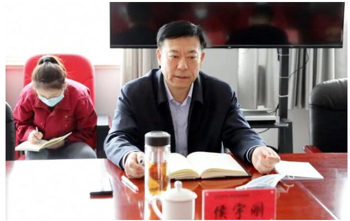 要強化資金管控，在資金融資模式、方式方法上尋求新突破，提高企業(yè)融資能力。  要高度重視疫情防控，嚴(yán)格落實防控措施，全力筑牢企業(yè)安全屏障。