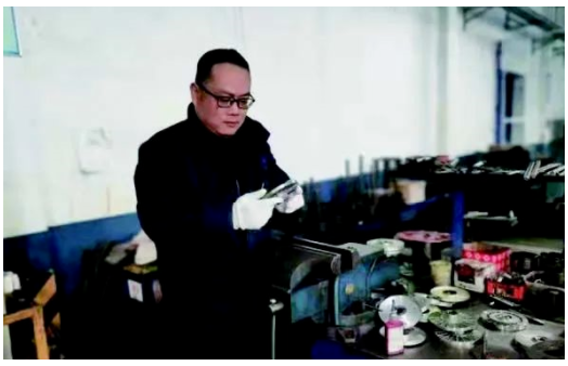 興達鋼簾線劉建華，擔任智能制造設(shè)備維護與加工部部長