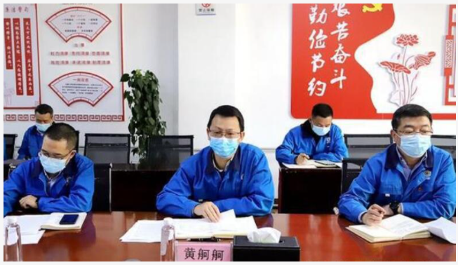 　修文縣工信局、財(cái)政局等負(fù)責(zé)人，對(duì)該公司當(dāng)前需要解決的問題做出回應(yīng)。