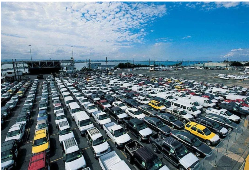 2021年我國二手車全年交易量達(dá)1758.51萬輛，同比增長22.6%