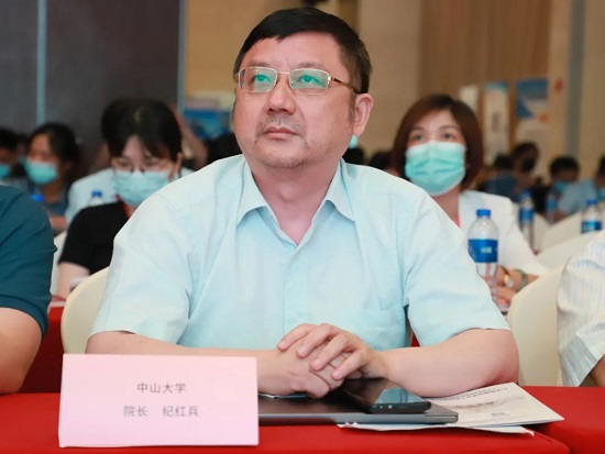 廣東省石油和化學(xué)工業(yè)行業(yè)協(xié)會副會長兼中山大學(xué)化工研究院院長紀(jì)紅兵
