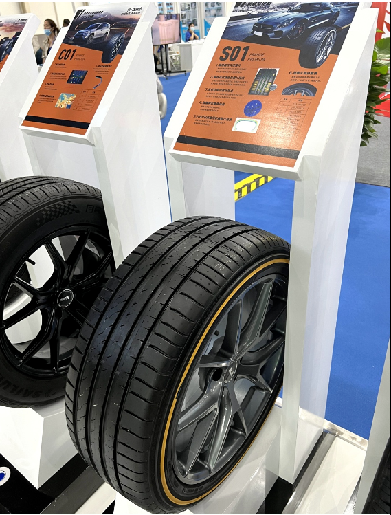 賽輪的C01、E01+、S01三款液體黃金輪胎，專門針對國內(nèi)乘用胎市場研發(fā)，分別主打安全舒適、節(jié)能耐用、高端運(yùn)動。