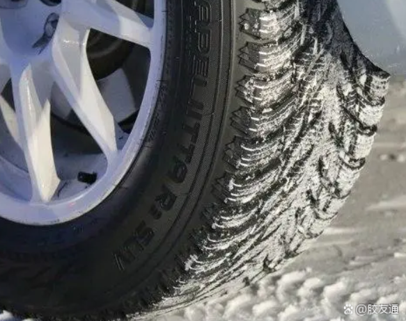 諾記使用歷史悠久的機(jī)車運(yùn)送材料 諾記使用歷史悠久的機(jī)車運(yùn)送材料