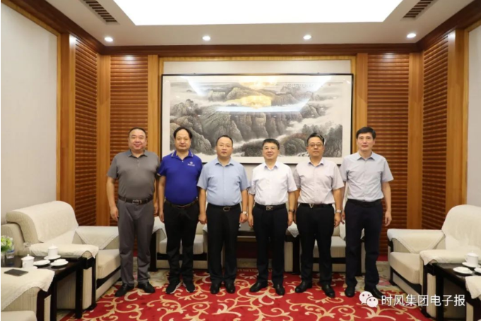 同時(shí)拜訪了乳山市委書記劉奎忠并進(jìn)行座談，在市委常委、市委辦公室主任劉建忠的陪同下進(jìn)行了參觀。