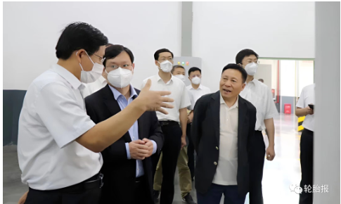 孫繼業(yè)對(duì)華勤集團(tuán)強(qiáng)有力的疫情防控和保產(chǎn)提產(chǎn)舉措給予充分肯定，對(duì)企業(yè)堅(jiān)持高質(zhì)量發(fā)展、創(chuàng)新防風(fēng)險(xiǎn)發(fā)展和強(qiáng)強(qiáng)聯(lián)合發(fā)展取得的成績(jī)予以高度評(píng)價(jià)。他表示，華勤集團(tuán)高效統(tǒng)籌疫情防控和企業(yè)發(fā)展，確保了正常生產(chǎn)經(jīng)營(yíng)，為保障經(jīng)濟(jì)社會(huì)穩(wěn)定做出了積極貢獻(xiàn)。希望華勤集團(tuán)繼續(xù)嚴(yán)守疫情防控風(fēng)險(xiǎn)底線，為推動(dòng)企業(yè)實(shí)現(xiàn)高質(zhì)量發(fā)展保駕護(hù)航。