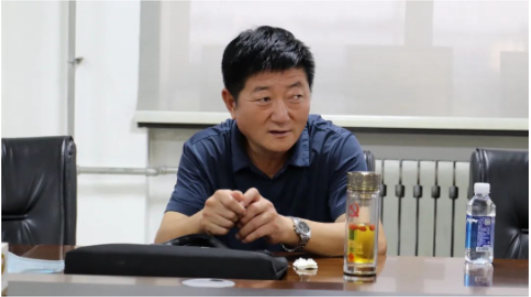 　督查中，通過查臺賬、看現(xiàn)場、與企業(yè)負責人深入交流等形式，詳細了解公司疫情防控及生產(chǎn)經(jīng)營中遇到的困難和問題。