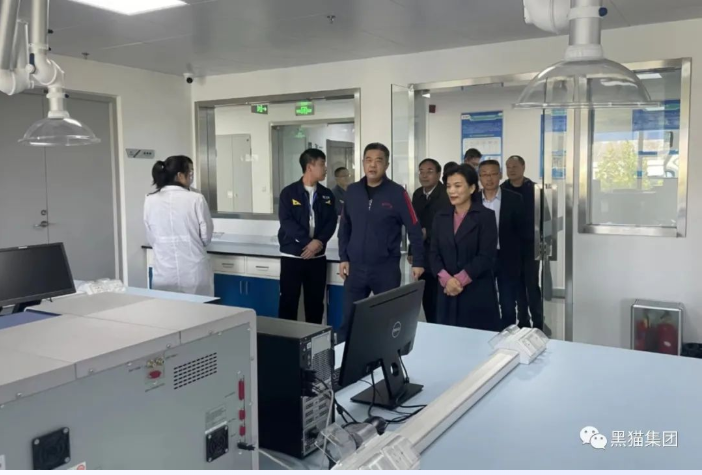 余立新充分肯定了青島黑貓公司的科研事業(yè)發(fā)展成果及業(yè)內(nèi)研發(fā)地位，希望能夠以顯著的人才優(yōu)勢、區(qū)位優(yōu)勢、政策優(yōu)勢、技術(shù)優(yōu)勢、環(huán)境優(yōu)勢取得優(yōu)秀的發(fā)展成績，向黑貓集團反哺出更多的成果。
