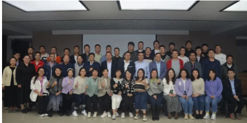 集團(tuán)新聞丨企業(yè)發(fā)展戰(zhàn)略暨未來(lái)三年規(guī)劃研討會(huì)隆重召開(kāi)，抓住新機(jī)遇，迎接新未來(lái)！