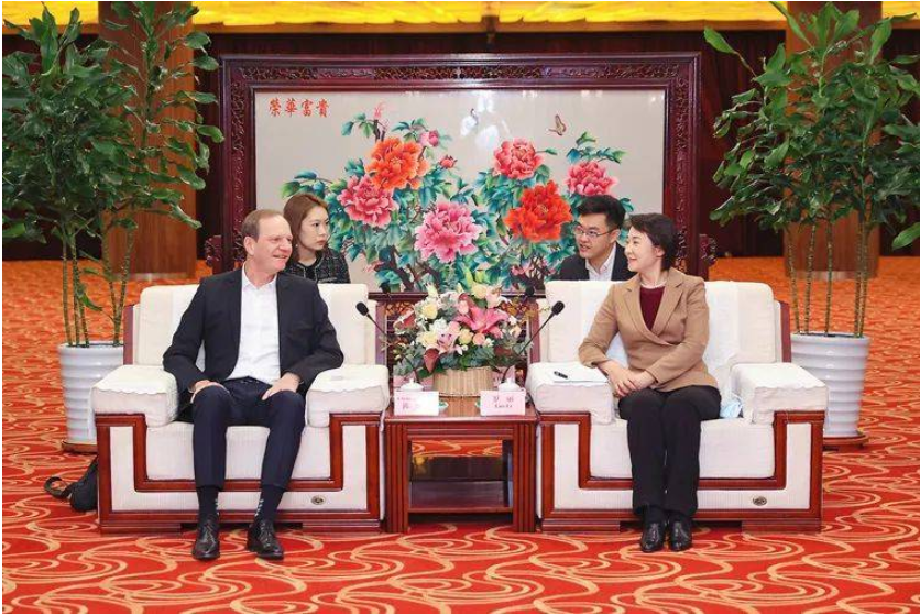 遼寧省政府外辦主任羅麗會見米其林沈陽輪胎有限公司總經(jīng)理陳多福 遼寧省政府外辦主任羅麗會見米其林沈陽輪胎有限公司總經(jīng)理陳多福