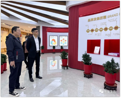 當(dāng)日下午，王耀一行專程走訪黑貓股份重要合作伙伴江蘇通用科技股份有限公司。