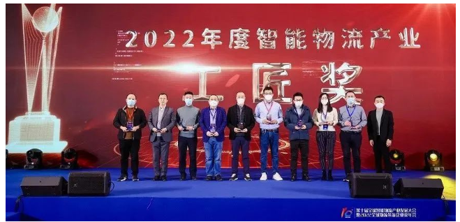 ，近年來，薩馳智能推出高端智能物流裝備、智能物流產線與智慧工廠整體解決方案和服務。他們可承接輪胎企業(yè)智能物流產線項目建設。