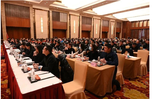 董事長出席，通用股份動員表彰大會圓滿召開！