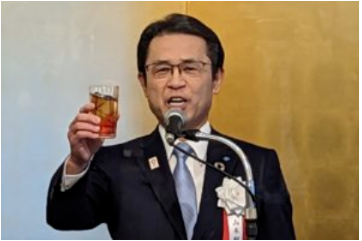 橫濱橡膠社長山石昌孝稱，公司今年要穩(wěn)步推進(jìn)中期經(jīng)營計劃。他預(yù)測，市場價格競爭會加劇，需提升高附加值產(chǎn)品銷售比例來盈利。