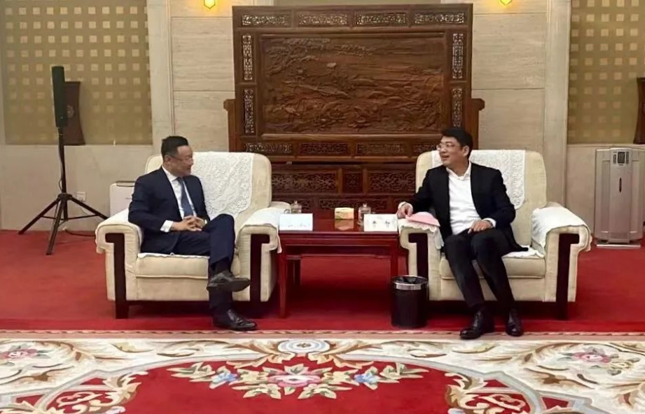 卡博特公司全球執(zhí)行副總裁、高性能材料業(yè)務(wù)全球總裁、亞太區(qū)總裁朱戟等一行專程拜會了邳州市市委書記曹智等有關(guān)領(lǐng)導(dǎo)，雙方就加強卡博特在邳州市的發(fā)展等情況作了充分的交流。
