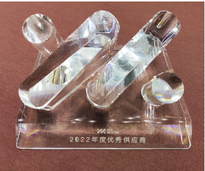倍耐力在2023年智己汽車合作伙伴大會上獲得了"2022年度優(yōu)秀供應(yīng)商"的稱號，這代表智己汽車對倍耐力自合作以來所提供的高質(zhì)量、高標(biāo)準(zhǔn)服務(wù)的認(rèn)可。