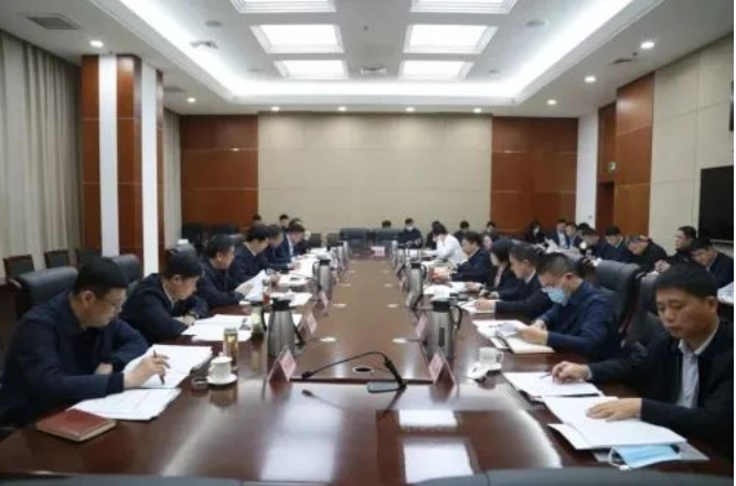 4月21日，廣饒縣十三屆縣委第43次常委會會議召開。會議聽取了第十三屆中國(廣饒)國際橡膠輪胎暨汽車配件展覽會籌備工作情況匯報。