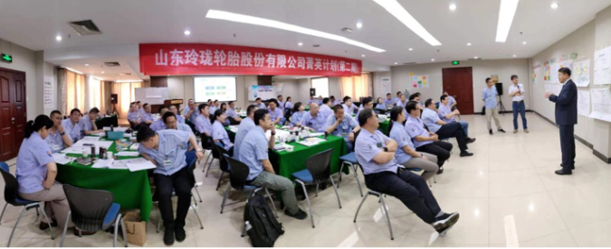 人才是企業(yè)未來(lái)發(fā)展的驅(qū)動(dòng)力。隨著玲瓏輪胎菁英計(jì)劃第二期首次課程的完美落幕，玲瓏輪胎公司表示將繼續(xù)推出菁英計(jì)劃的二次課程以及雛鷹計(jì)劃項(xiàng)目。這些可執(zhí)行且可持續(xù)的計(jì)劃的實(shí)施將幫助公司的管理團(tuán)隊(duì)在思維上進(jìn)行充電和補(bǔ)鈣，并在行動(dòng)中助力推進(jìn)。