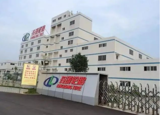 作為廣西第一家高端輪胎制造企業(yè)，廣西玲瓏目前擁有80項知識產(chǎn)權(quán)，其中包括3項發(fā)明專利、72項實用新型專利和5項軟件著作權(quán)。在廣西輪胎制造行業(yè)，廣西玲瓏憑借眾多知識產(chǎn)權(quán)的數(shù)量位居榜首。