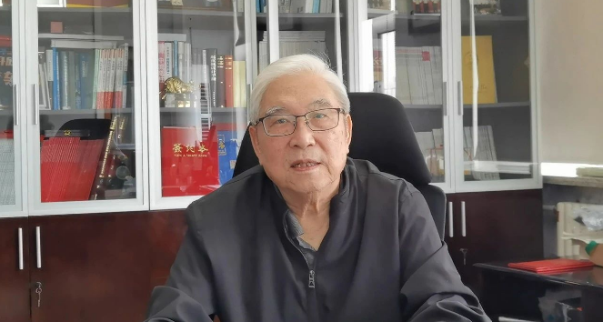 在論壇上，兩位中國工程院院士分別發(fā)來視頻致辭，給輪胎界的工程技術(shù)人員寄予了深情的祝福。