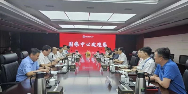 雙方就賽輪(濰坊)工程輪胎生產(chǎn)項目進行了磋商，深入探討了項目落地的具體細節(jié)，并對未來合作事宜展開了交流。