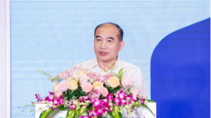中國國際涂料博覽會不僅為行業(yè)內(nèi)企業(yè)搭建了交流合作的平臺，同時也展示了中國涂料行業(yè)在綠色化、智能化和高端化轉(zhuǎn)型升級方面的巨大潛力。涂料企業(yè)在科技賦能下展現(xiàn)出的創(chuàng)新成果，將助力中國涂料行業(yè)不斷創(chuàng)造更加美好的明天。