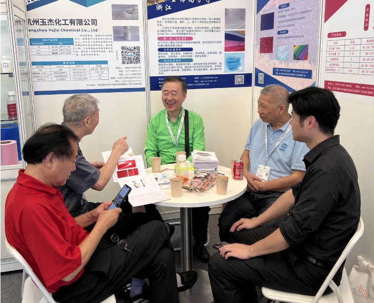 金淳的工作人員在展會現(xiàn)場展現(xiàn)出專業(yè)、熱情的態(tài)度，認(rèn)真解答了參觀者的各種問題，充分聆聽客戶的需求，進(jìn)行了全程的互動。展臺前的人流絡(luò)繹不絕，客戶們表現(xiàn)出濃厚的興趣，對金淳的產(chǎn)品和服務(wù)表達(dá)了贊賞之情。
