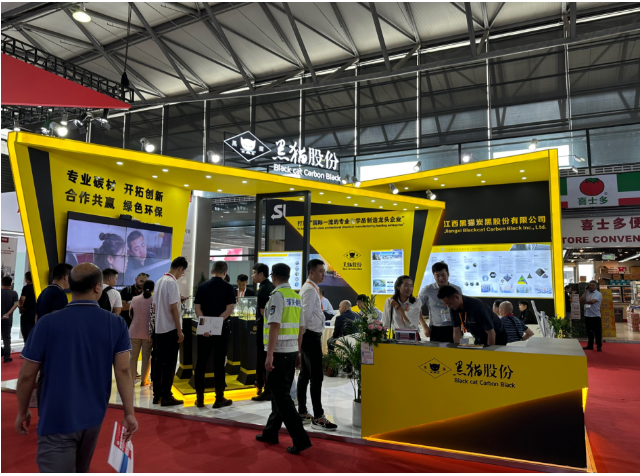 總之，RubberTechChina 2023展覽會(huì)為橡膠行業(yè)企業(yè)提供了一個(gè)展示創(chuàng)新和發(fā)展的舞臺(tái)，而黑貓股份作為炭黑行業(yè)的領(lǐng)軍企業(yè)，通過參展和產(chǎn)品展示，向全球展示了其雄心壯志和未來發(fā)展的愿景。