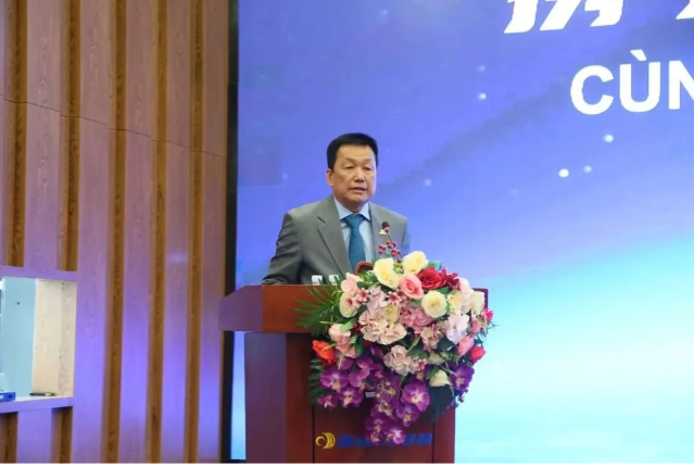 越南TBR優(yōu)秀經(jīng)銷商代表鄧文良也分享了他與賽輪集團的成功合作歷程，強調(diào)了賽輪集團的信任與尊重文化在雙方合作中的重要性。他表示，未來將繼續(xù)與賽輪同行，共創(chuàng)更加美好的未來。