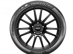 倍耐力P ZERO? TROFEO RS半熱熔輪胎引爆賽道