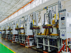 中化橡機(jī)高等級液壓硫化機(jī)交付